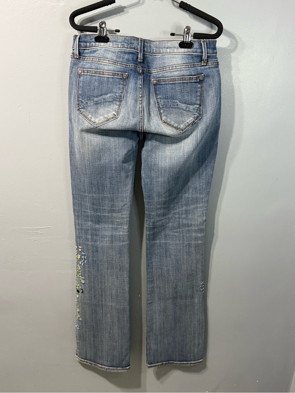 Driftwood Kelly Floral Embroidered Jeans Medium Wash Women’s Jeans Size 28 - Picture 3 of 12